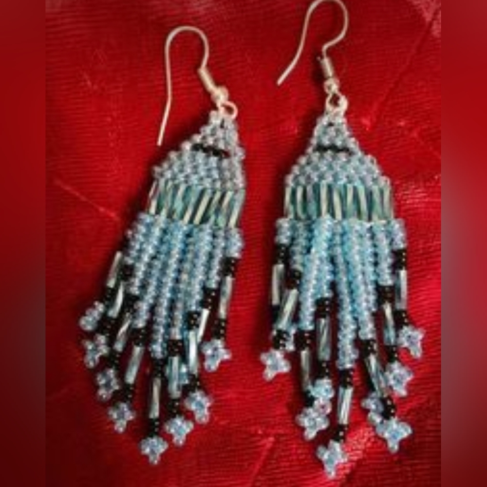 Beautiful Genuine Indian Handmade beaded earrings blue / black ⚫️